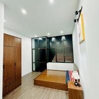 Bán gấp nhà Đê La Thành, Ba Đình, nhà đẹp full nội thất, ngõ thoáng, sát mặt phố