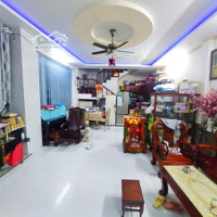 Bán Nhà Lô Góc,3Tầng- 3 Phòng Ngủ- 4 Vệ Sinhở Ngay 4,15 Tỷ -Bình Chiểu -Thủ Đức Lh Em Huyền 0962939778