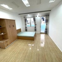 Studio Ban Công 40M2 Đường Nguyễn Tất Thành Quận 4 Kế Đh Luật, Đh Ntt, Bitexco, Phố Nguyễn Huệ Q. 1