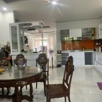 Chủ Đi Nước Ngoài Cần Bán Biệt Thự, Nhà Đã Hoàn Công, Full Nội Thất, Giá Rất Tốt.