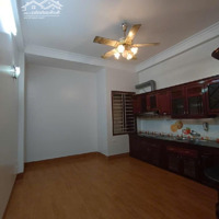 Bán Nhà Tô Hiệu, Ngõ Ô Tô Đỗ Trước Nhà, 9 Tỷ Vnd, 4 Tầng/46 M2, View Đẹp, Nhiều Tiện Ích