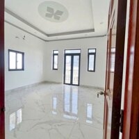 Nhà lầu gần ngã tư vũng tàu, bigc đồng nai. 3 tỷ hơn thương lượng mạnh. Đi sài gòn bao gần.