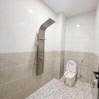 Nhà lầu gần ngã tư vũng tàu, bigc đồng nai. 3 tỷ hơn thương lượng mạnh. Đi sài gòn bao gần.