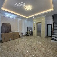 Chính Chủ Em Cần Bán Nhà Phân Lô Ôtô Đỗ Cửa- Phố Cán Bộ Ngọc Khánh - 5 Tầng - 54M2. Hơn 9.X Tỷ