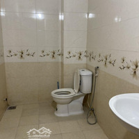 Cho Thuê Nhà 3 Tầng Mặt Tiền Lê Văn Hiến Gần Bv 600 Giường - Diện Tích: 145 M (Ngang: 4.6 M)