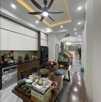 Nhà Đẹp Kim Giang 50M2 , Về Ở Ngay , Nội Thất Đầy Đủ , Oto Đỗ Cửa, Bãi Gửi Xe Cạnh Nhà