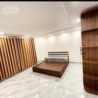 Nhà Phân Lô Hoàng Quốc Việt 70M2 X 4 Tầng - Mặt Tiền 6M - Ô Tô Đỗ Cửa.