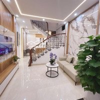 Nhà Mới Đẹp- View Hồ - 15M Ra Đường Nhựa Ô Tô - 7 Ngủ - Nội Thất 5 Sao