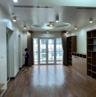 Cho Thuê Nhà Phố Trần Quốc Hoàn - Cầu Giấy, 100M2 X 4T, Lô Góc 9X12M, Chia Phòng, Ô Tô Đỗ Cửa,...