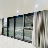 Văn Phòng 200M2 Tại Mặt Phố Khương Đình, Thanh Xuân, Chia 05 Phòng Vách Kính, Giờ Giấc Thoải Mái