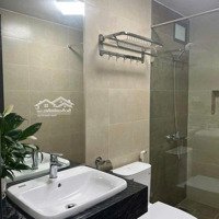 Chính Chủ Cho Thuê Căn Hộ 50M2 Full Đồ Đẹp, Ban Công Phố Hồng Tiến Giá Bán 7 Triệu. Liên Hệ 0916393862