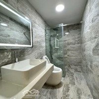 Bán Nhà Mp Thành Công, Nội Thất Lung Linh, 82M2, 34 Tỷ.