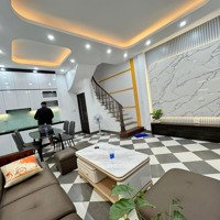 Vip Cầu Giấy Diện Tích: 40M X 4T Hơn 7 Tỉ Ở Ngay Ngõ Thông Nông Rộng Tiện Ích Quanh Nhà