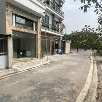 Cho Thuê Văn Phòng , Mặt Bằng Kinh Doanh Rộng 40M2. Tổng Diện Tích 5 Tầng 200M2 - Đủ Đồ - Thang Máy