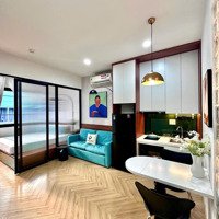 Cho Thuê Căn Hộ 1 Phòng Ngủ Full Nội Thất Cao Cấp, Ban Công Siêu Thoáng, Cách Phan Xích Long 3 Bước Chân