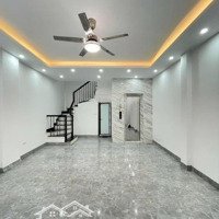 Cho Thuê Nhà Ngõ 25 Lê Văn Lương Ngay Tòa Brg, 45M2 X 5 Tầng, Ngõ Thông, Đỗ Nhiều Ô Tô.giá 25 Triệu/Th