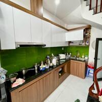 Gấp! Bán nhà Cổ Linh - Ô tô đỗ cửa - Căn góc 40m2*5T*3.8m - Ngay gần hồ, 950m tới Aeon