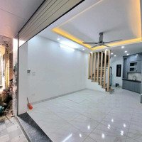 Bán Nhà Vị Trí Đắc Địa Trương Định, Hoàng Mai, Mới Kính Koong, Ôtô Tránh 50M, 40M2 - 6,25 Tỷ