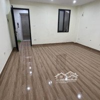 Văn Phòng Gần Miếu Đầm, 8 Triệu Vnd, 40 M2,Đẹp Đã Chia 2 Phòng Cửa Sổ Rộng Thoáng