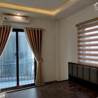 Cho thuê nhà riêng 5 tầng 35m2 tại, Việt Hưng, Long Biên giá: 12tr/th, LH: 0946 204 597