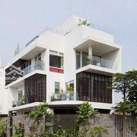 Siêu Phẩm Lô Góc Mặt Phố Sơn Trà- Ven Sông Hàn- Villa 3 Tầng Có Sân Vườn-Diện Tích155M2