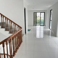 Chưa Có Nhu Cầu Về Ở Cần Cho Thuê Căn Biệt Thự Dương Nội Hà Đôngdiện Tích180M2 Nhà Đã Hoàn Thiện Đẹp