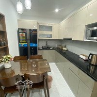 Nhà Phùng Khoang 4 Tầng, Dân Xây. Đi 60 M Ra Phố. Giá Đẹp 6,18 Tỷ. Liên Hệ Em Nhâm 0984596586.