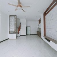 Phúc Lợi - Nhỉnh 4 Tỷ Có Ngay Nhà Đẹp 35M2 - Hàng Xóm Vincom Riverside - Ngõ Thoáng - Ở Sướng