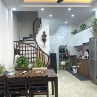 Chủ Nhà Cần Bán Gấp Nhà Đẹp Tại Việt Hưng - 4 Pn - Ô Tô Đỗ Cửa . Hiếm Đẹp Trong Phân Khúc