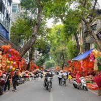 Chính Chủ Cho Thuê Nhà Mặt Phố Hàng Mã, Hoàn Kiếm. Nhà 5 Tầng Sạch Sẽ Thông Sàn. Vị Trí Đẹp