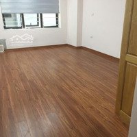 Hiếm! Nhà 5T Đường Láng - 35M2 - Dân Xây - Giá Hơn 7Tỷ - Ở Ngay - 2 Mặt Thoáng Trước Sau