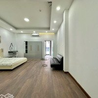 Căn Hộ 1 Phòng Ngủban Công 50M2 Tại Trần Quang Diệu, Quận 3 Đối Diện Chùa Vĩnh Nghiêm, Cầu Kiệu, Ueh