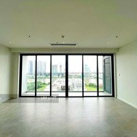 Cho Thuê 3 Phòng Ngủngay The Crest - Metropole - View Sông, Có Bồn Tắm Nằm Giá 72 Triệu/Tháng