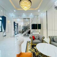 Villa sân vườn - full nội thất - đường trước nhà 12m - giá 8,x tỷ