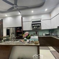 Bán Nhà Đẹp Trung Hoà. Ô Tô 4 Chỗ Đỗ Cửa 60M2 14 Tỷ