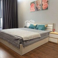 Chính Chủ Bán Căn Hộ 2Pn+1, 2 Vệ Sinh- Nội Thất Liền Tường- Tầng Cao,- Giá Bán 5 Tỷ,- Liên Hệ: 0988917869 E Hà