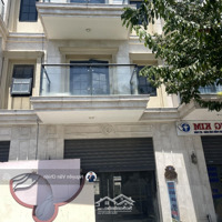 Sụp Hầm Căn Shophouse Đường Mê Linh Đi Bà Nà Hill 3,5 Tầng Giá Siêu Rẻ 4,350Ty/Căn