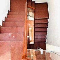 Bán nhà ngay ngã tư Hải Tân, ph Hải Tân, TP HD, 3 tầng, 45.4m2, ngõ oto, 3 ngủ, 2 vs, giá tốt