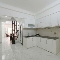 SIÊU HIẾM Hà Đông, bán nhà 5 tầng Phố Lụa, 35m2, ngõ ô tô, phân lô, giá 5,9 tỷ