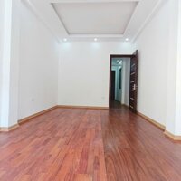 SIÊU HIẾM Hà Đông, bán nhà 5 tầng Phố Lụa, 35m2, ngõ ô tô, phân lô, giá 5,9 tỷ