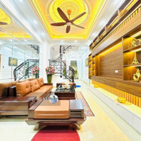 Mới, Đẹp, Nhà Phố Quốc Tử Giám 6T, Tmay, Sát Phố, 50M..11.8 Tỷ.