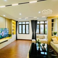 Tôn Đức Thắng, 40M2 4 Tầng Giá Bán 11,5 Tỷ. Nhà Ngõ Ô Tô (Lô Góc)