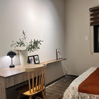 Thuê Ngay Studio 25M2 Đầy Đủ Nội Thất, Đối Diện Đại Học Ngoại Thương, Đường D5, Bình Thạnh