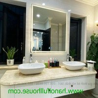 Cho Thuê Căn Nhà 4 Ngủ Đủ Đồ Thang Máy Và Nội Thất Xịn Ở Cầu Giấy. Nhà Có Sân Vườn Sân Thượng