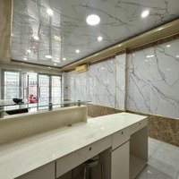 Bán Nhà Chính Chủ Mặt Tiền Đường Lê Hồng Phong Quận 10, 42M2, 2 Tầng, 2 Phòng Ngủ Giá Chỉ 8.5 Tỷ