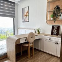 Bán Căn 2 Phòng Ngủ 2 Vệ Sinhonsen, View Hồ Thiên Nga. Nội Thất, Giá Bán: 4.6 Tỷ Bp. Liên Hệ: 0943863399