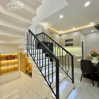 Bán Gấp Nhà Huỳnh Mẫn Đạt,Quận 5, Giá Bán 2Tỷ150/40M2,Gần Siêu Thị,Công Viên. Liên Hệ: 0922811690 Quỳnh Anh