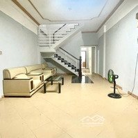 Cho Thuê Nhà Trọ 3 Phòng Ngủ 2 Vệ Sinhtại Lạc Long Quân, Tân Bình, 13 Triệu Vnd, 81M2 Đẹp, Nhiều Tiện Ích