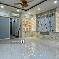 Văn Phòng Vạn Phúc City 30M2, Kệ Tủ, Thang Máy, Máy Lạnh, Ban Công Đường Lớn Giá Tốt 7,5 Triệu/Tháng.