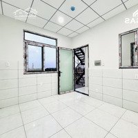 Phòng Cửa Sổ Lớn Mới Xây Giá Tốt - Sẵn Máy Lạnh Inveter - Ngay Nguyễn Thái Sơn - Đh Văn Lang